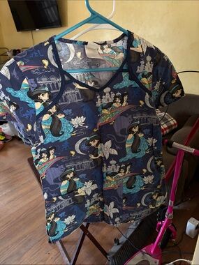 Aladdin Scrub Top in Small